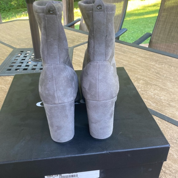 Gray suede ankle boots - Picture 3 of 4